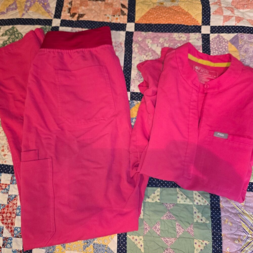 Figs Shocking Pink Medium Tall Set